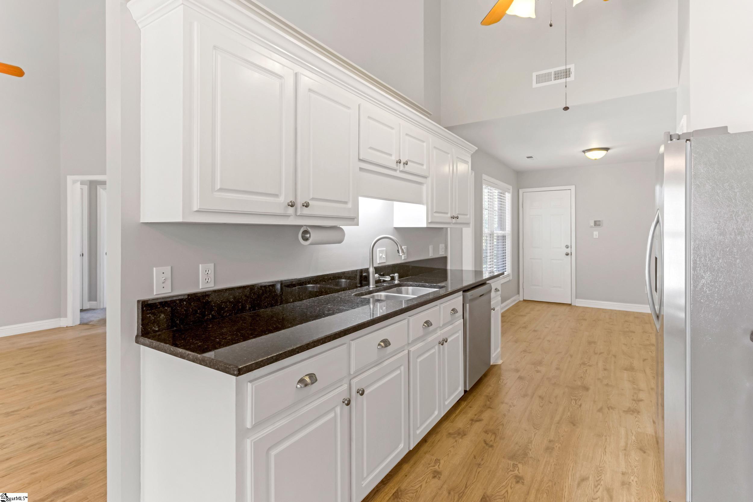 Photo 5 of Single family home for sale at 530 S Pond View Dr, Duncan, SC 29334 | MLS# 1602964 | Listing updated on 2026-09-04