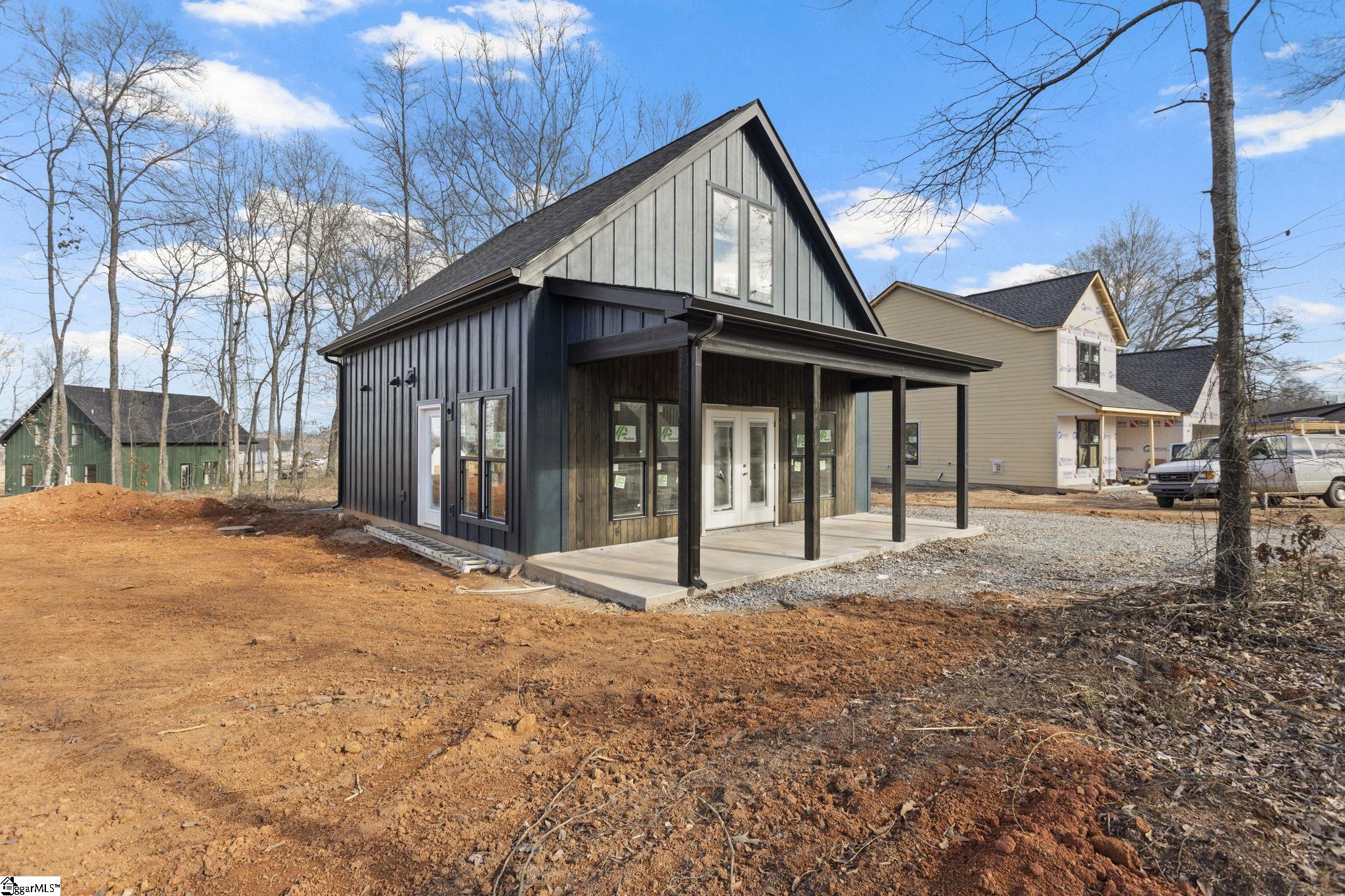 Photo 2 of Single family home for sale at 1002 Goodjoin Rd, Campobello, SC 29322 | MLS# 1602980 | Listing updated on 2026-09-04