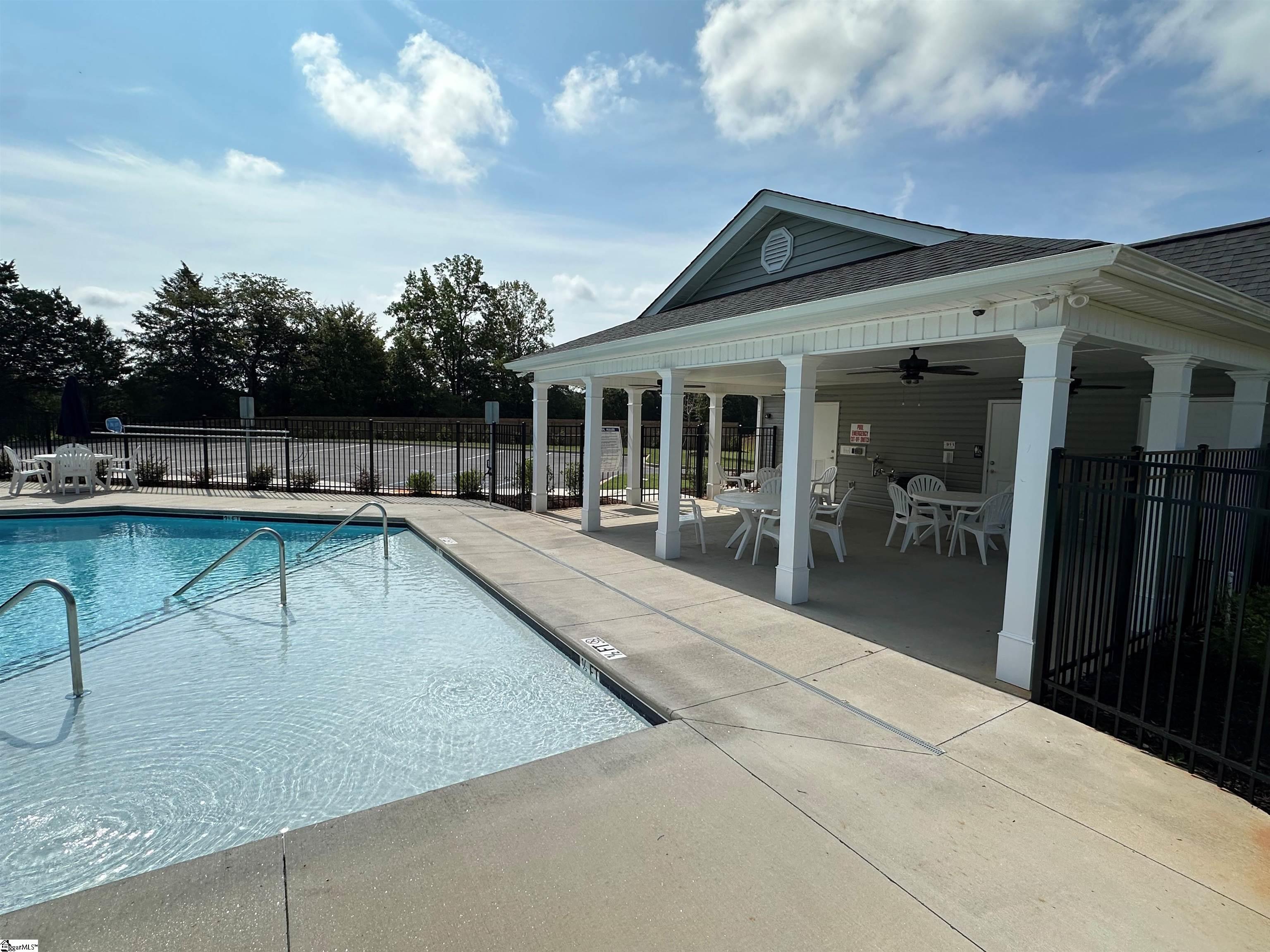 Photo 10 of Single family home for sale at 208 Gumwood Cir, Gaffney, SC 29341 | MLS# 1603017 | Listing updated on 2026-09-04