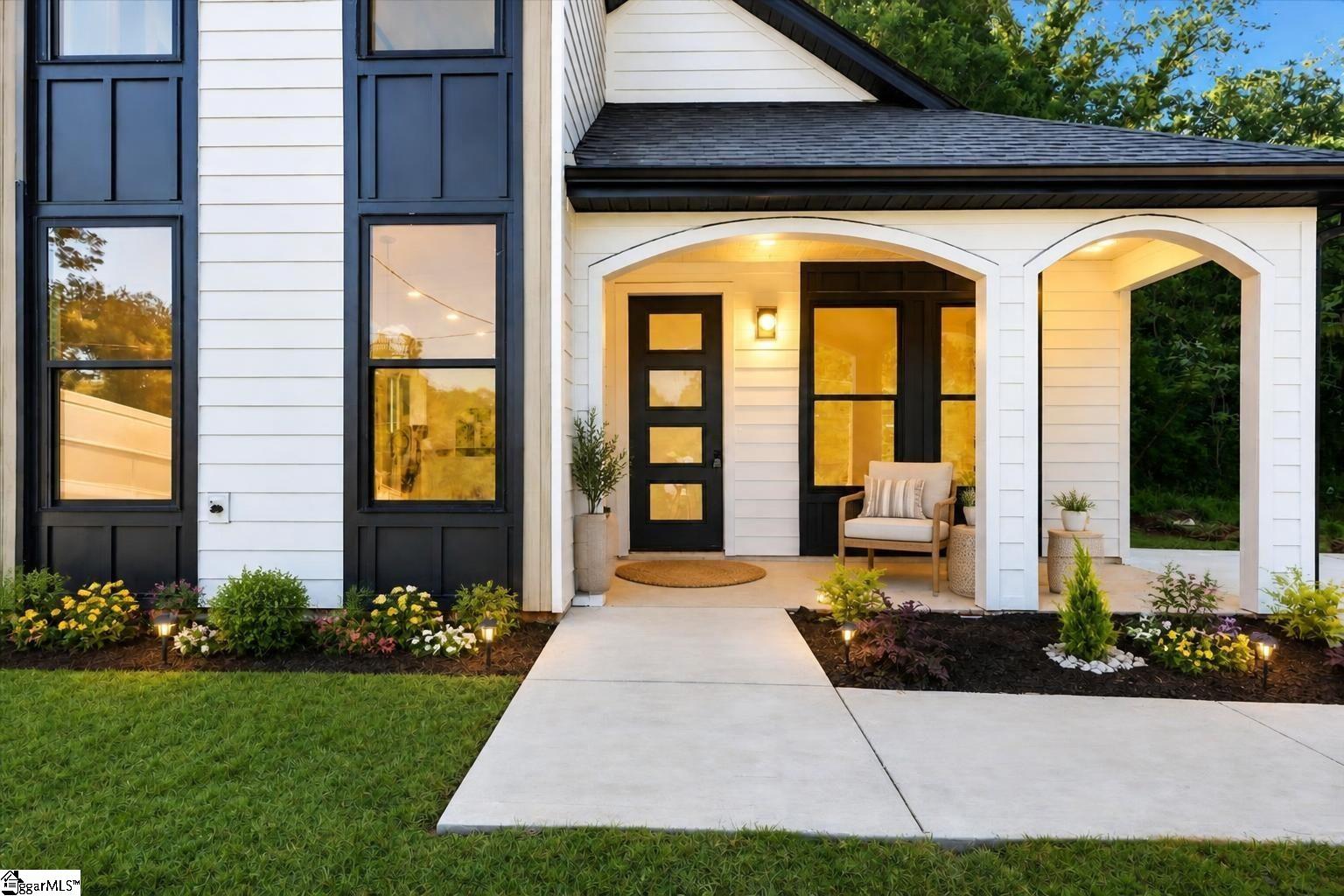 Photo 2 of Single family home for sale at 579 Bee St, Spartanburg, SC 29301 | MLS# 1603072 | Listing updated on 2026-09-05