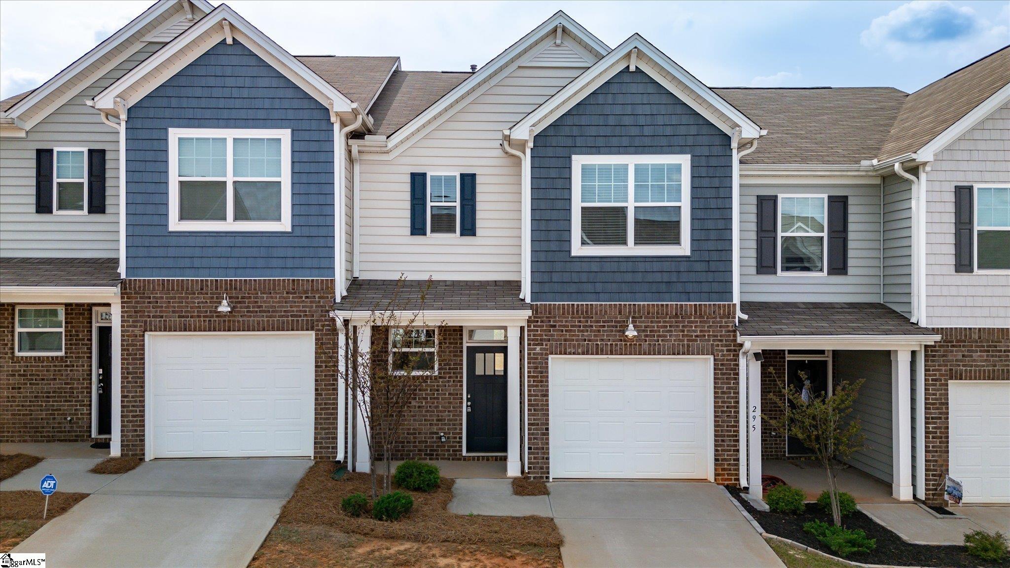 293 Compass Way