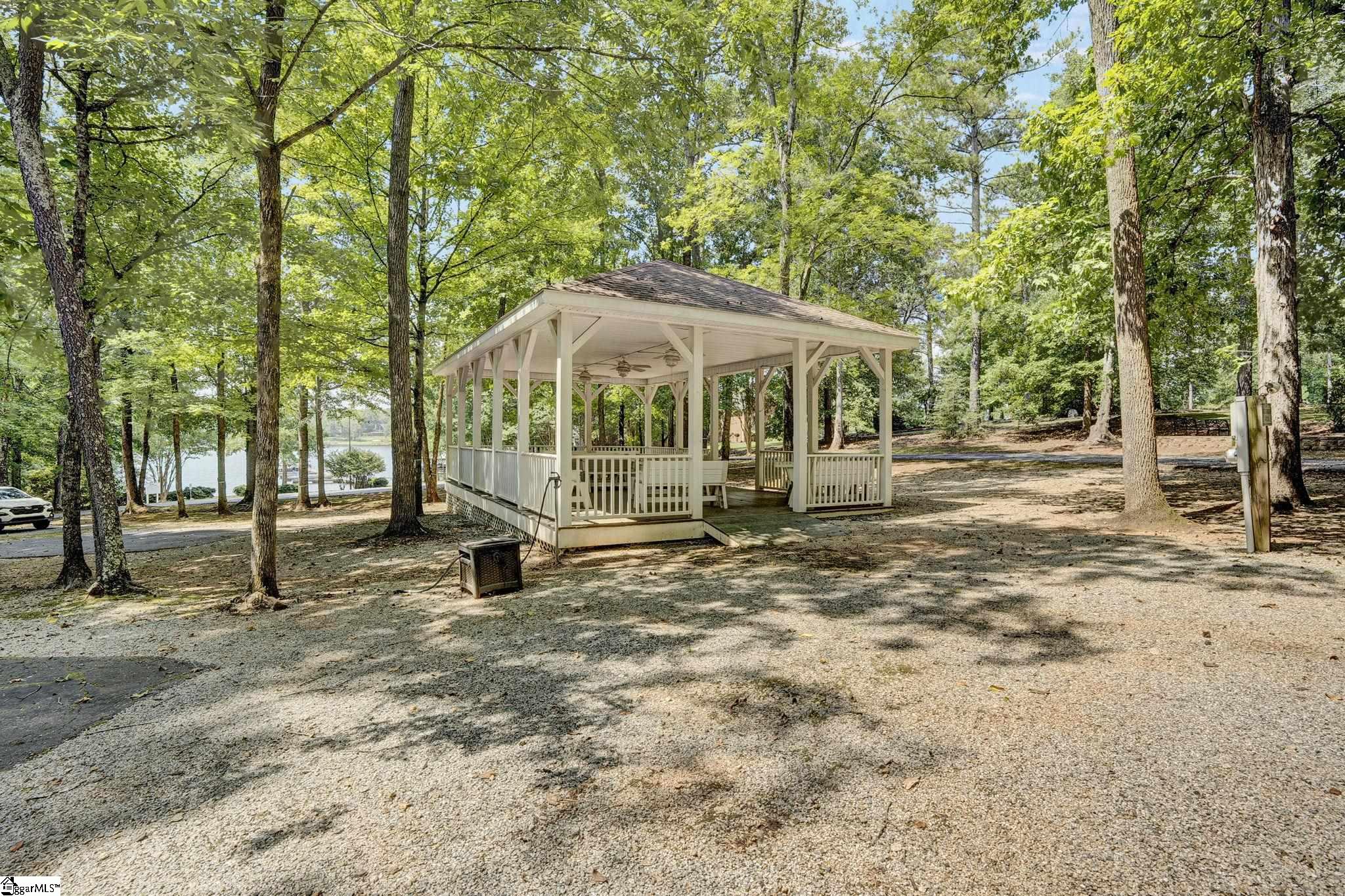 90 E Commodore Drive, Cross Hill SC 29332