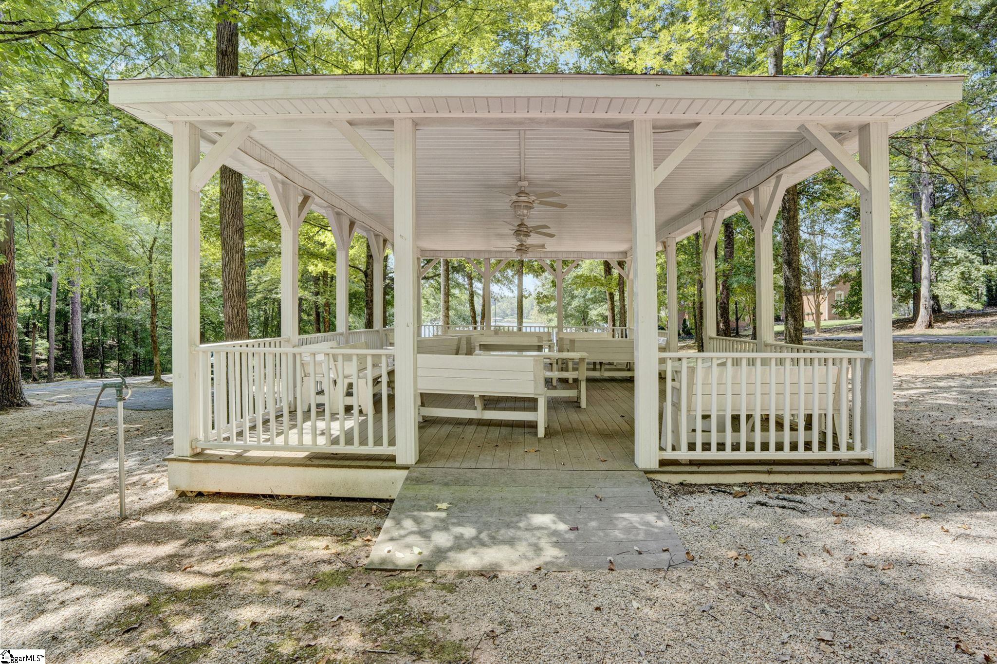 90 E Commodore Drive, Cross Hill SC 29332