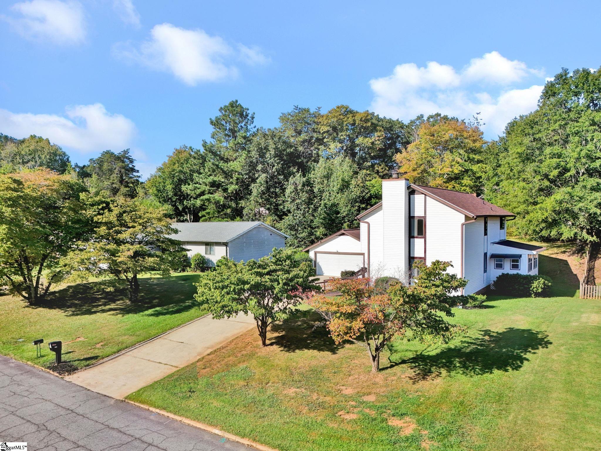 Single family home for sale at 1105 Charter Oak Dr, Taylors, SC 29687 | MLS# 1603340