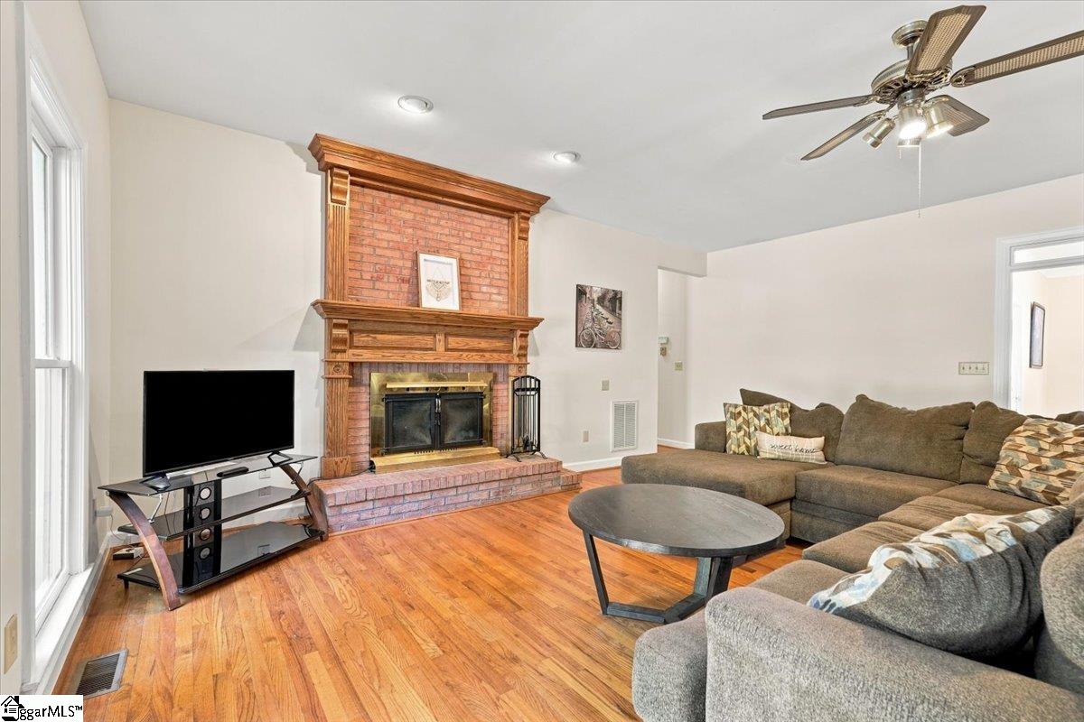 209 Sandstone Drive, Taylors SC 29687