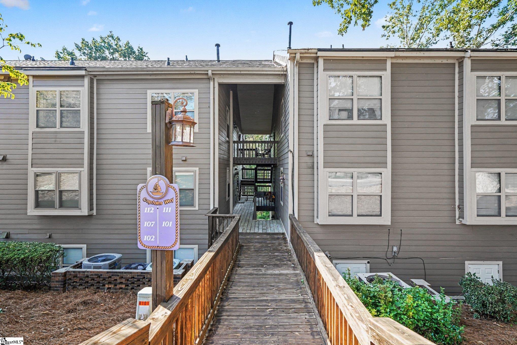 112 Captains Way
