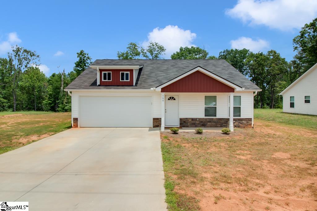 Single family home for sale at 790 N Trade Ave, Landrum, SC 29356 | MLS# 1603649