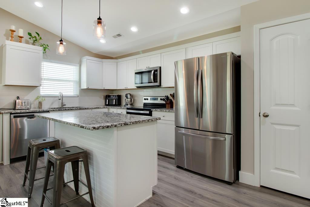 Photo 4 of Single family home for sale at 790 N Trade Ave, Landrum, SC 29356 | MLS# 1603649 | Listing updated on 2026-09-18
