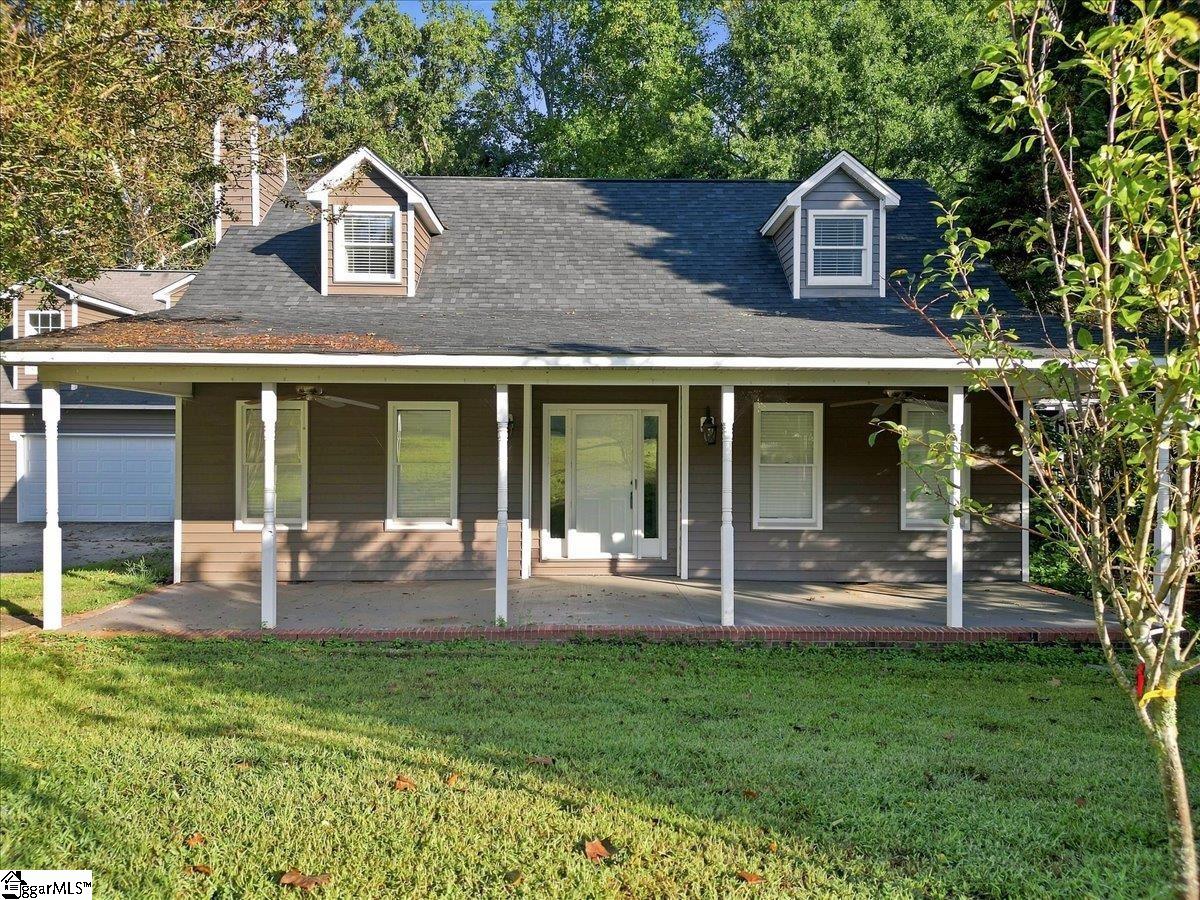 Photo 2 of Single family home for sale at 301 Mountain View Ct, Greenville, SC 29611 | MLS# 1603686 | Listing updated on 2026-09-12