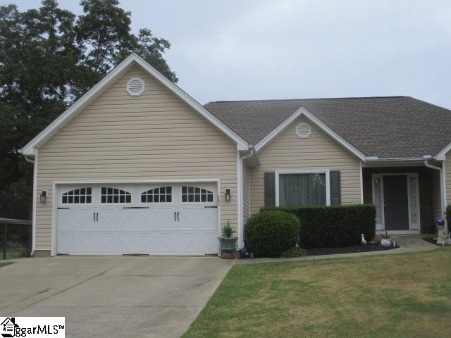 Photo 2 of Single family home for sale at 205 Fairhaven Dr, Greer, SC 29651 | MLS# 1603690 | Listing updated on 2026-09-12
