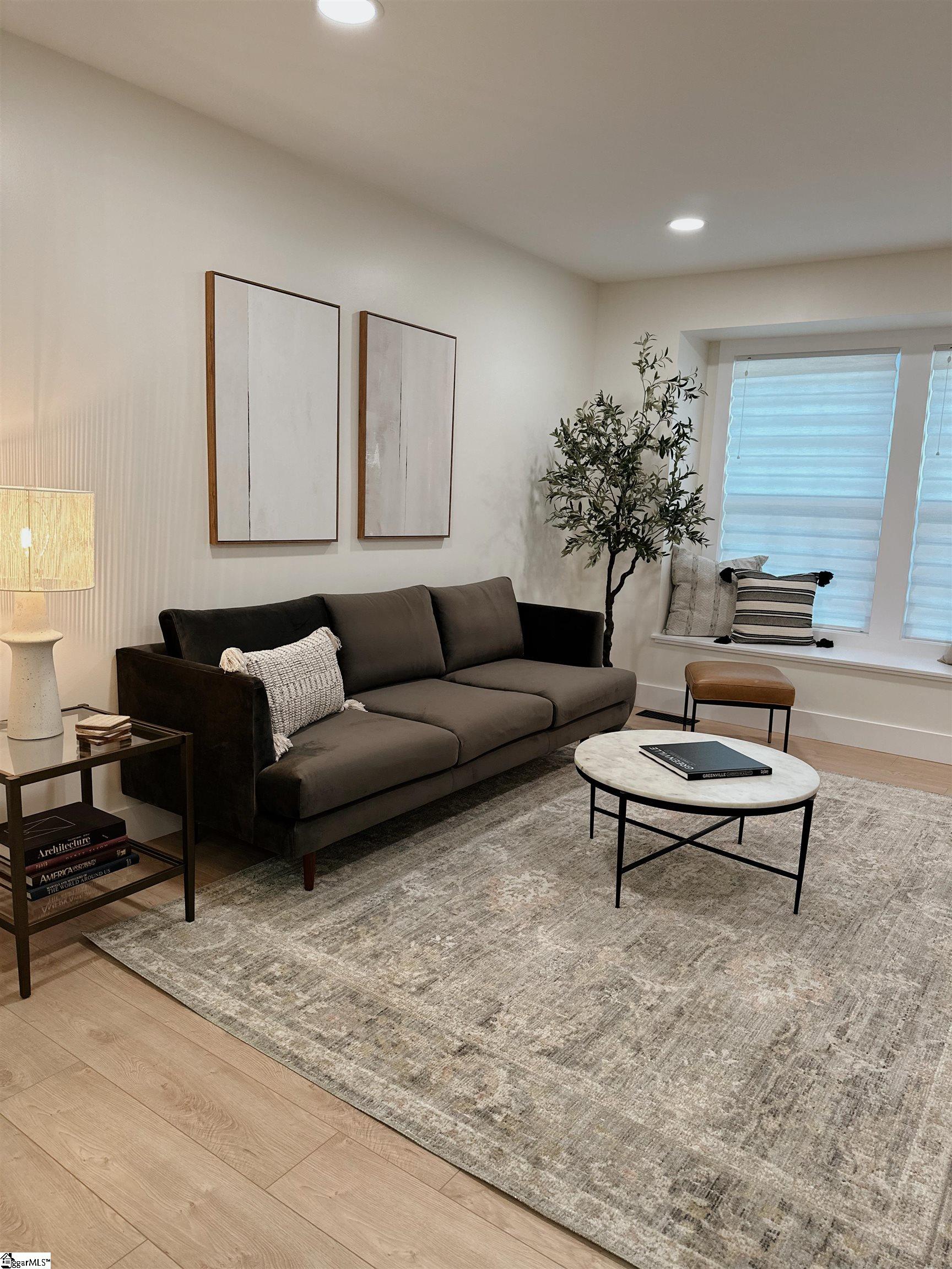 Photo 2 of Single family home for sale at 2 Saint Andrews Ct, Greenville, SC 29607 | MLS# 1603695 | Listing updated on 2026-09-13