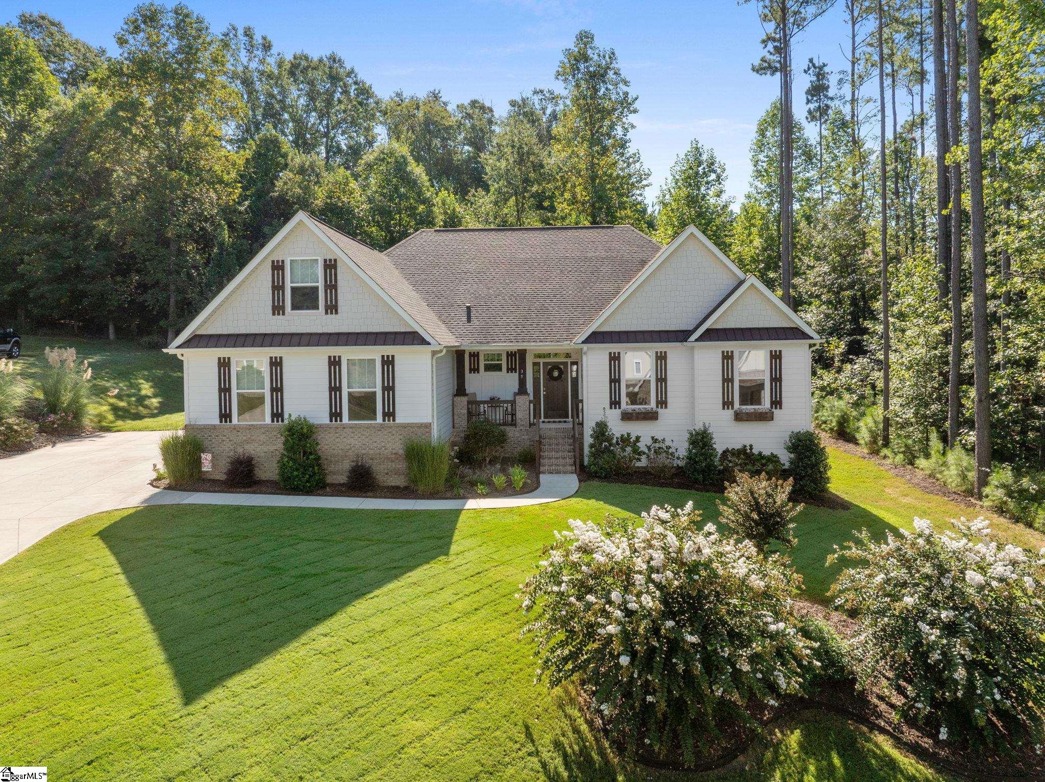 Photo 2 of Single family home for sale at 35 Pinerock Dr, Travelers Rest, SC 29690 | MLS# 1603696 | Listing updated on 2026-09-13