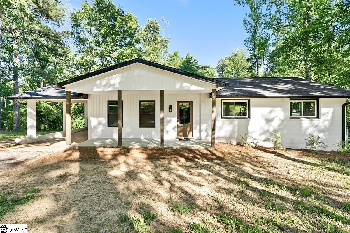 407 Beechwood Circle, Greenwood SC 29646
