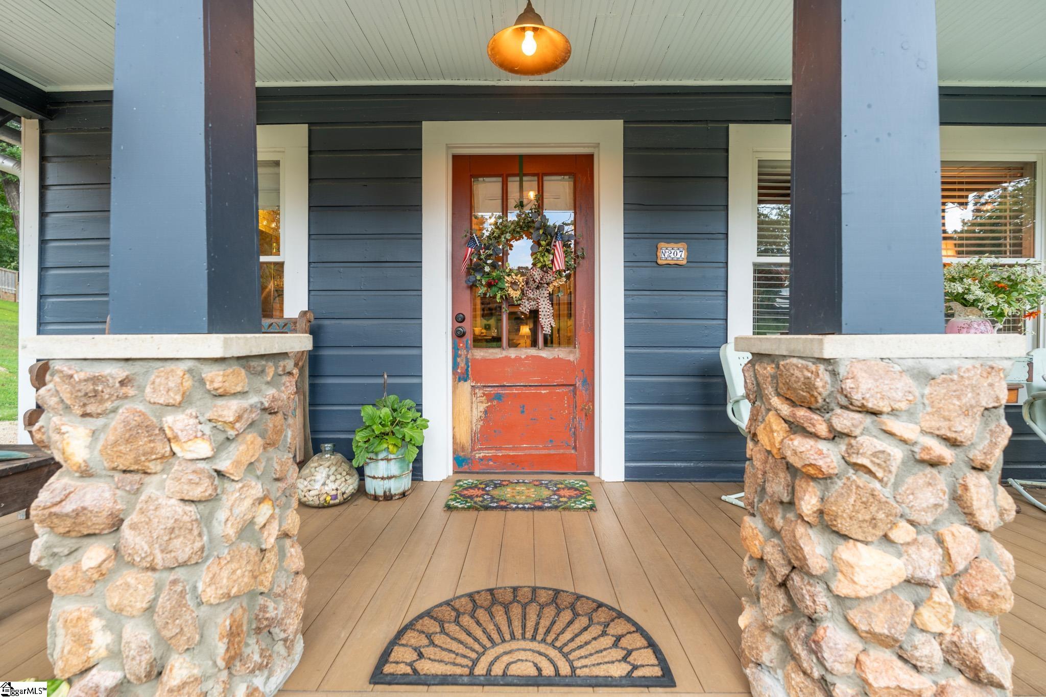 207 Blockhouse Road, Landrum SC 29356