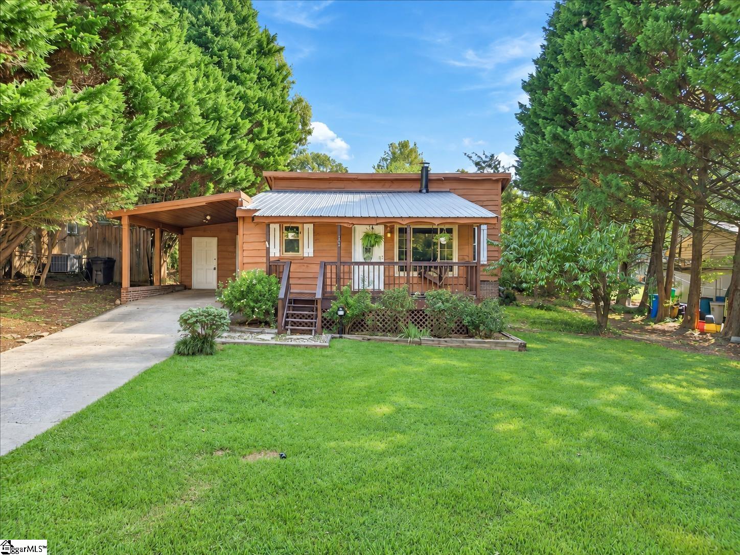 Photo 3 of Single family home for sale at 124 Nottingham Ln, Easley, SC 29640 | MLS# 1603869 | Listing updated on 2026-09-15