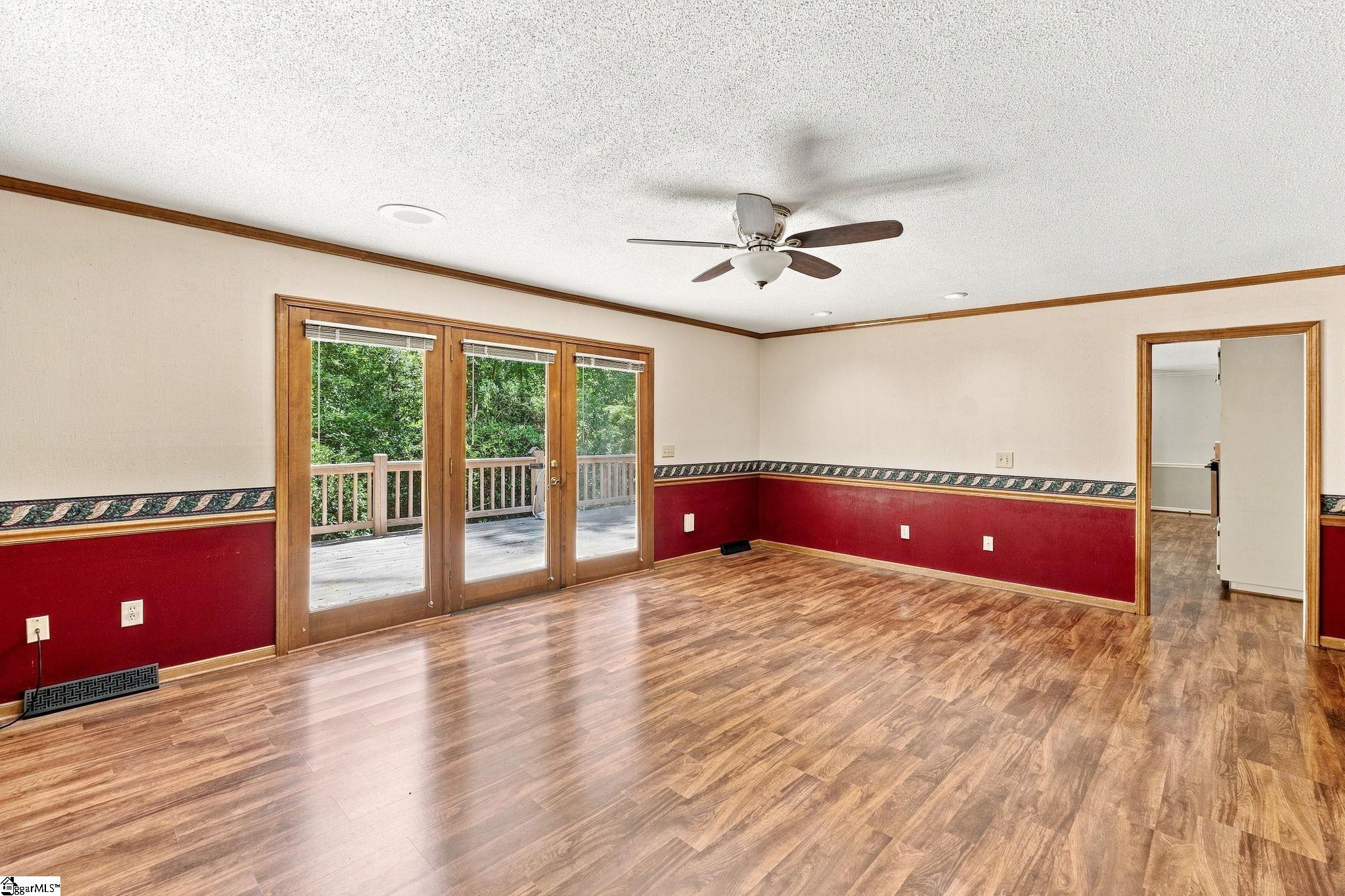 Photo 3 of Single family home for sale at 205 Hillpine Dr, Simpsonville, SC 29681 | MLS# 1603876 | Listing updated on 2026-09-16