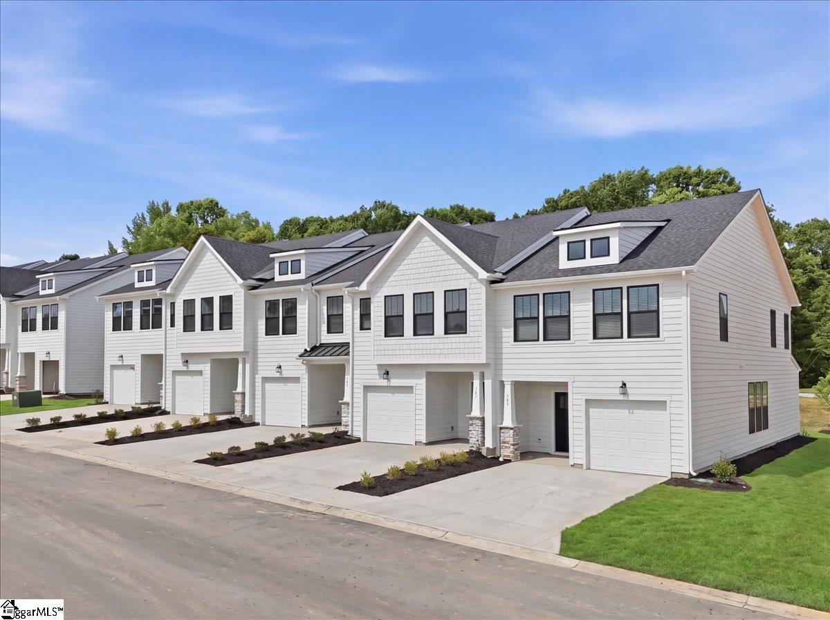 Photo 2 of Townhouse for sale at 105 Redfield Pl, Simpsonville, SC 29681 | MLS# 1603881 | Listing updated on 2026-09-16