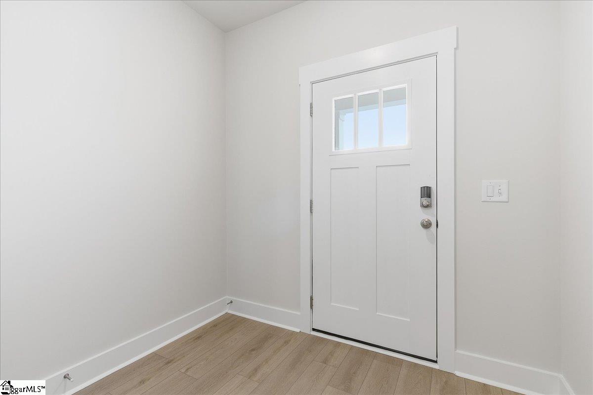 Photo 3 of Townhouse for sale at 105 Redfield Pl, Simpsonville, SC 29681 | MLS# 1603881 | Listing updated on 2026-09-16