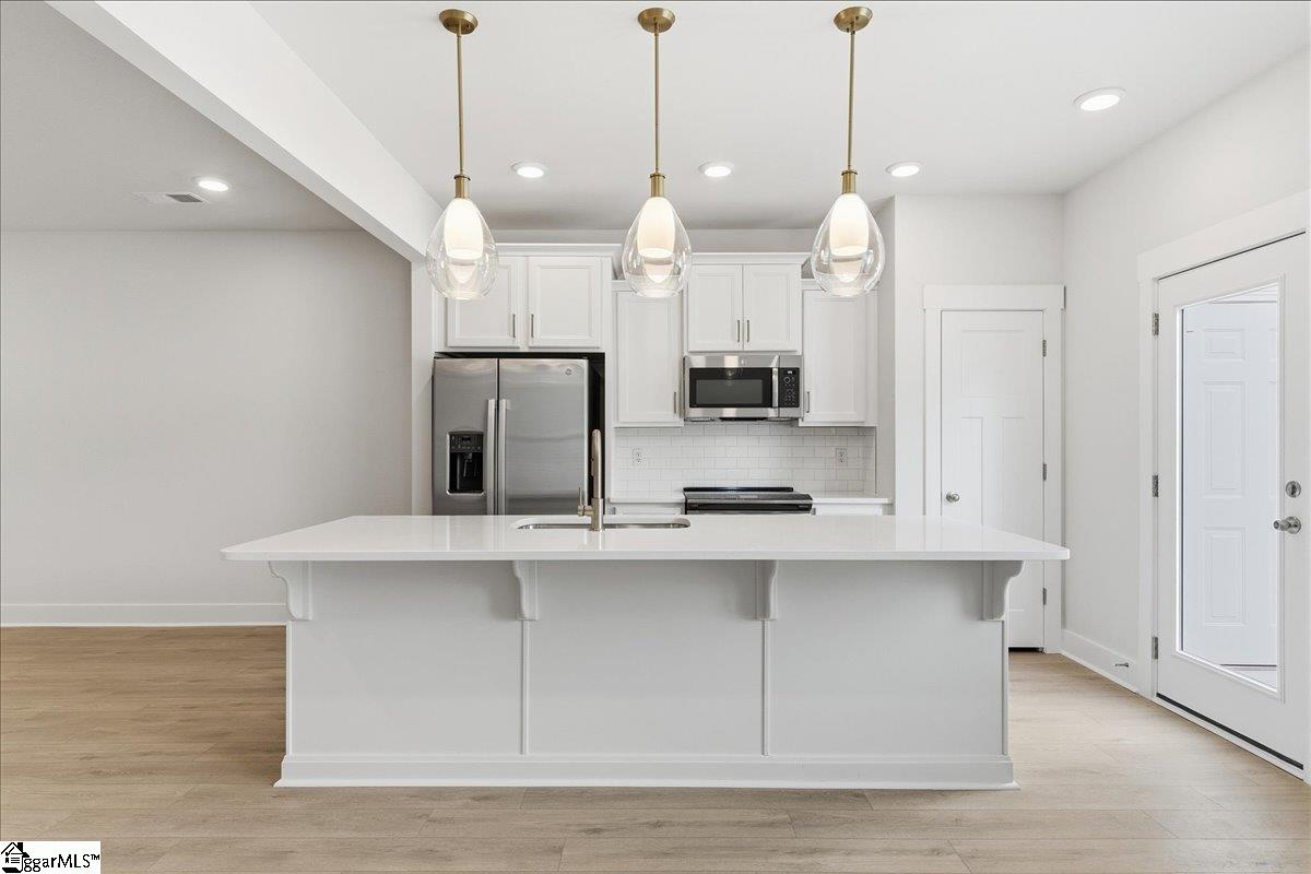 Photo 3 of Townhouse for sale at 105 Redfield Pl, Simpsonville, SC 29681 | MLS# 1603881 | Listing updated on 2026-09-16