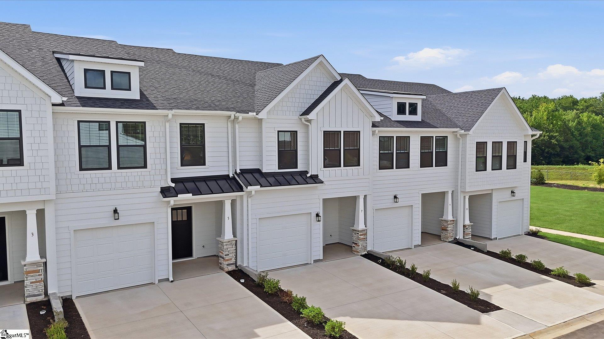 Photo 2 of Townhouse for sale at 7 Hagen Ln, Simpsonville, SC 29681 | MLS# 1603882 | Listing updated on 2026-09-16