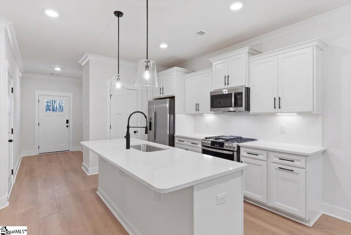 Photo 4 of Townhouse for sale at 15 Thurlow Ct, Greenville, SC 29615 | MLS# 1603885 | Listing updated on 2026-09-16