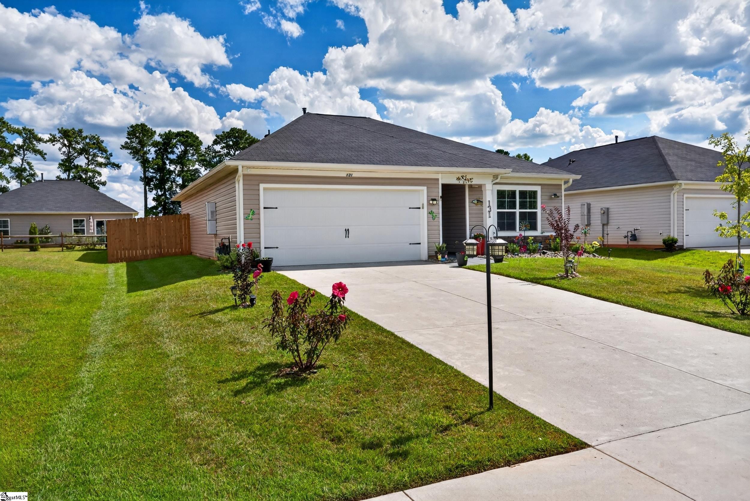 Photo 4 of Single family home for sale at 131 Southern Magnolia Ln, Laurens, SC 29360 | MLS# 1603891 | Listing updated on 2026-09-16
