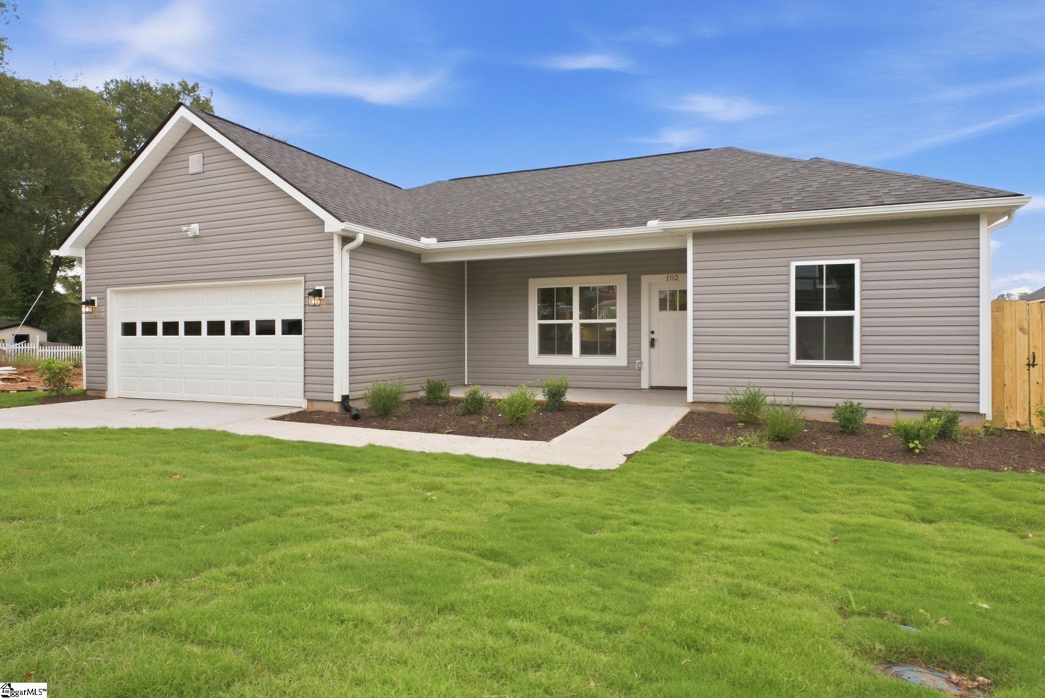 Photo 3 of Single family home for sale at 102 9th Street, Greenville, SC 29611 | MLS# 1603896 | Listing updated on 2026-09-17