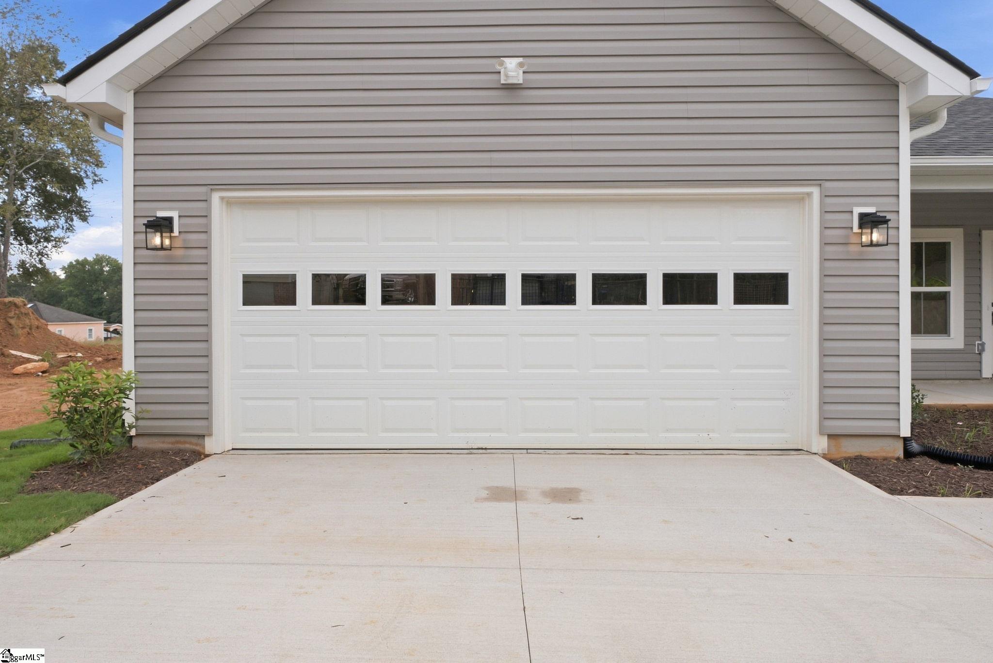 Photo 4 of Single family home for sale at 102 9th Street, Greenville, SC 29611 | MLS# 1603896 | Listing updated on 2026-09-17