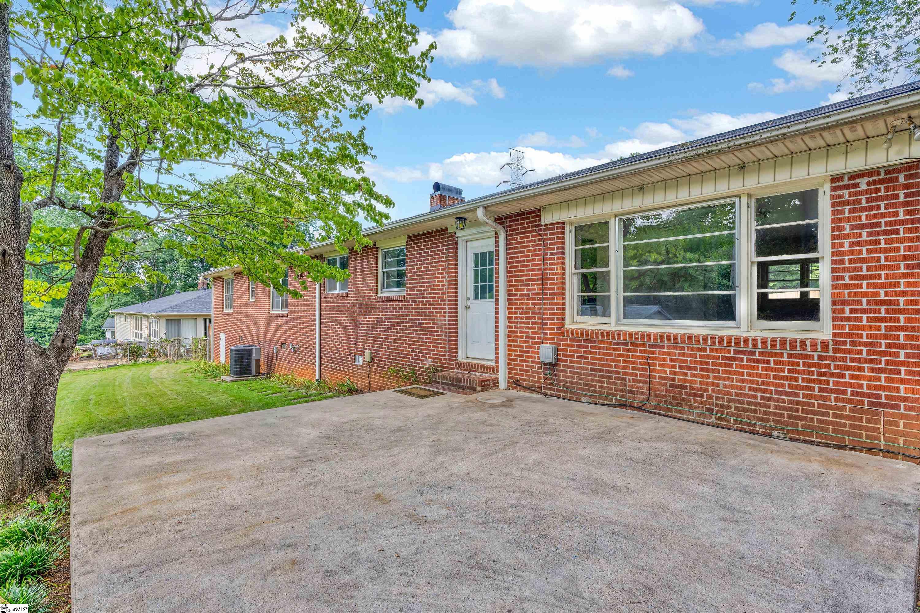 126 Holly Drive, Spartanburg SC 29301