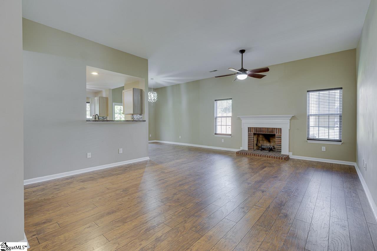 Photo 3 of Single family home for sale at 22 Crossvine Way, Simpsonville, SC 29680 | MLS# 1603946 | Listing updated on 2026-09-16