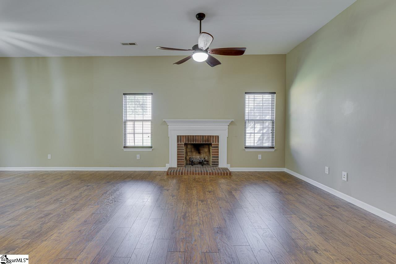 Photo 4 of Single family home for sale at 22 Crossvine Way, Simpsonville, SC 29680 | MLS# 1603946 | Listing updated on 2026-09-16