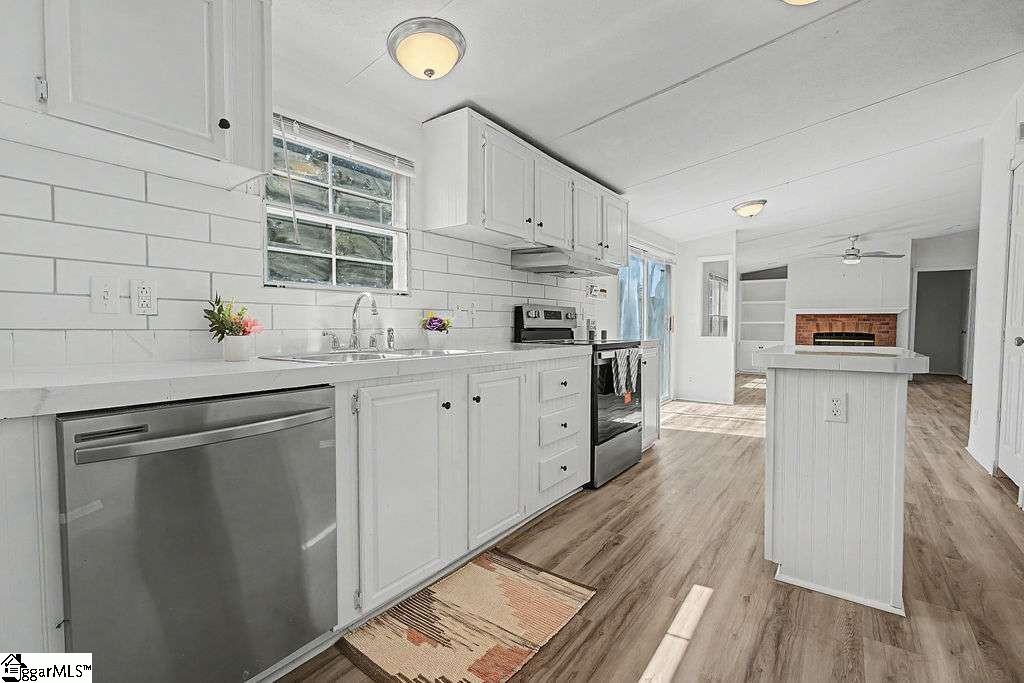Photo 3 of Manufactured home for sale at 105 Glenmont Ln, Greenville, SC 29607 | MLS# 1603965 | Listing updated on 2026-09-16