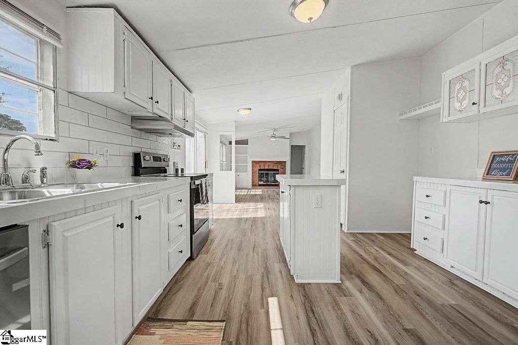 Photo 4 of Manufactured home for sale at 105 Glenmont Ln, Greenville, SC 29607 | MLS# 1603965 | Listing updated on 2026-09-16