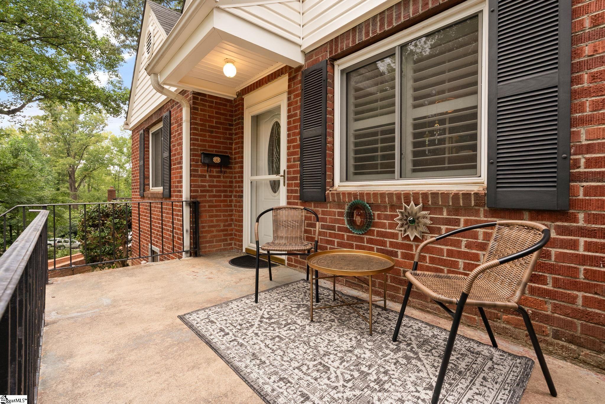 Photo 3 of Single family home for sale at 218 Mcmakin Dr, Greenville, SC 29617 | MLS# 1603990 | Listing updated on 2026-09-17