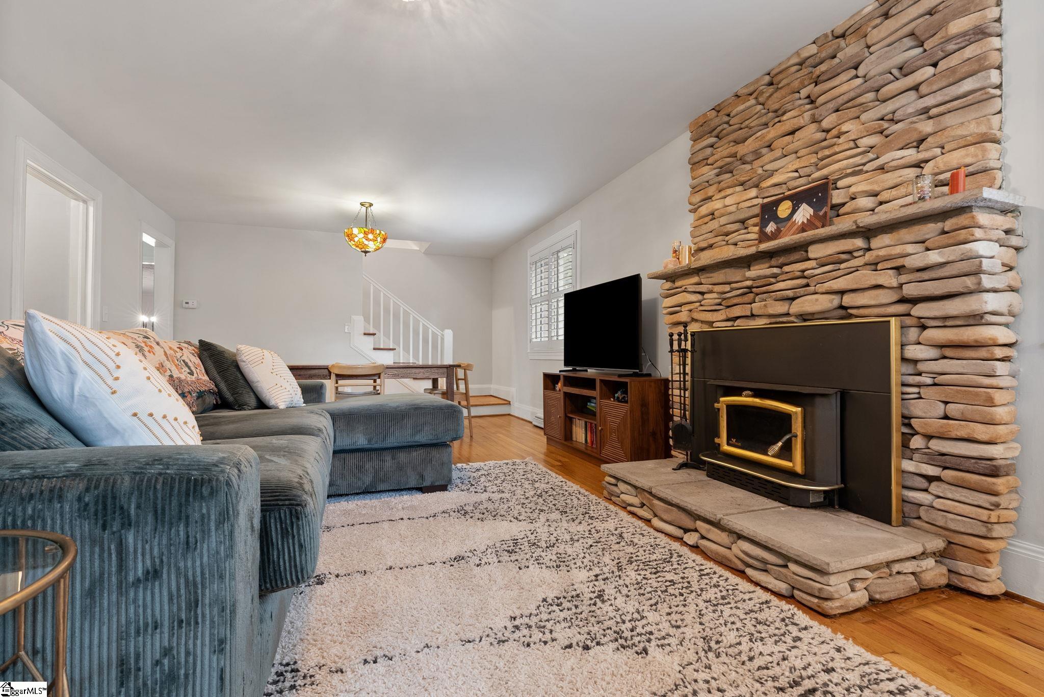 Photo 4 of Single family home for sale at 218 Mcmakin Dr, Greenville, SC 29617 | MLS# 1603990 | Listing updated on 2026-09-17