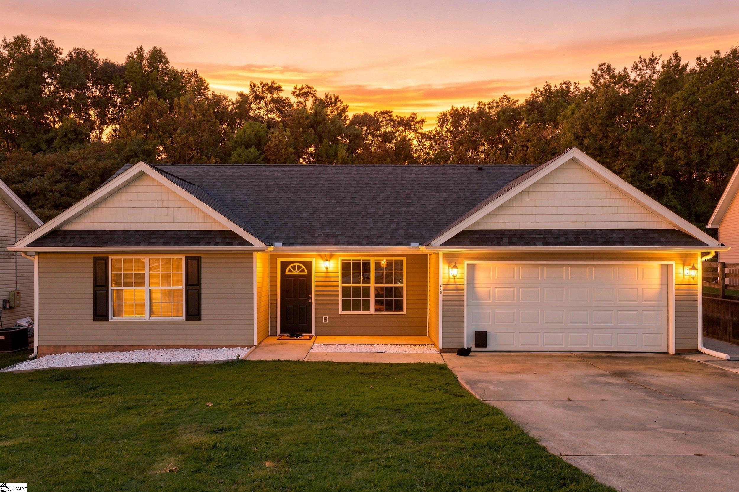 Single family home for sale at 270 Chateau St, Boiling Springs, SC 29316 | MLS# 1604002
