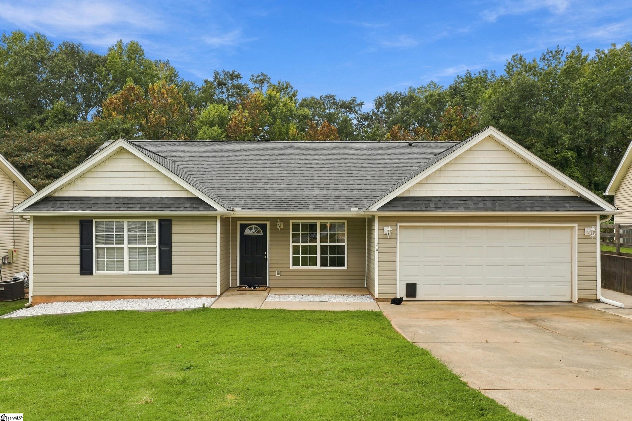 Photo 2 of Single family home for sale at 270 Chateau St, Boiling Springs, SC 29316 | MLS# 1604002 | Listing updated on 2026-09-17