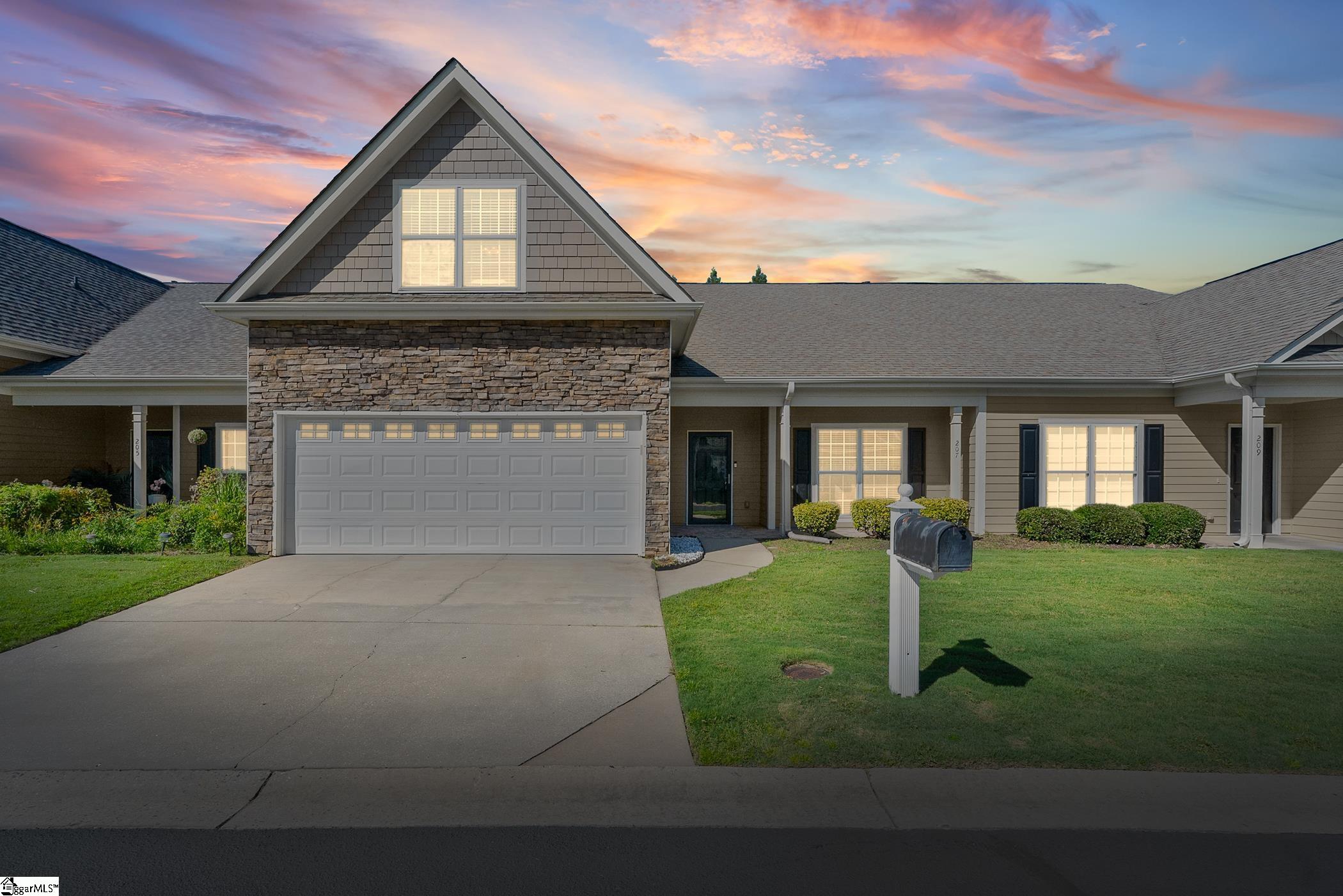 Photo 2 of Townhouse for sale at 207 Louisville Dr, Greenville, SC 29607 | MLS# 1604003 | Listing updated on 2026-09-17