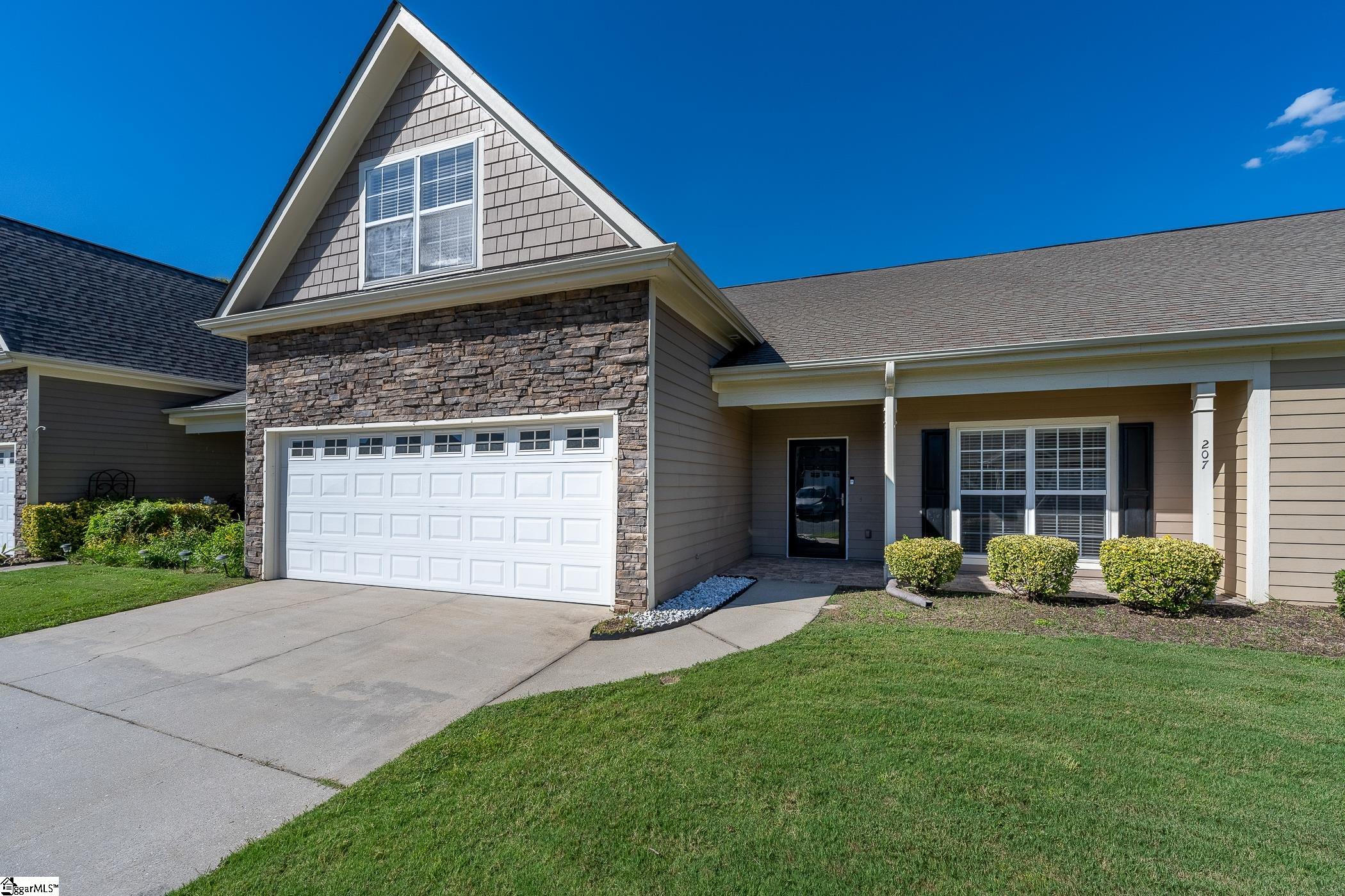 Photo 3 of Townhouse for sale at 207 Louisville Dr, Greenville, SC 29607 | MLS# 1604003 | Listing updated on 2026-09-17