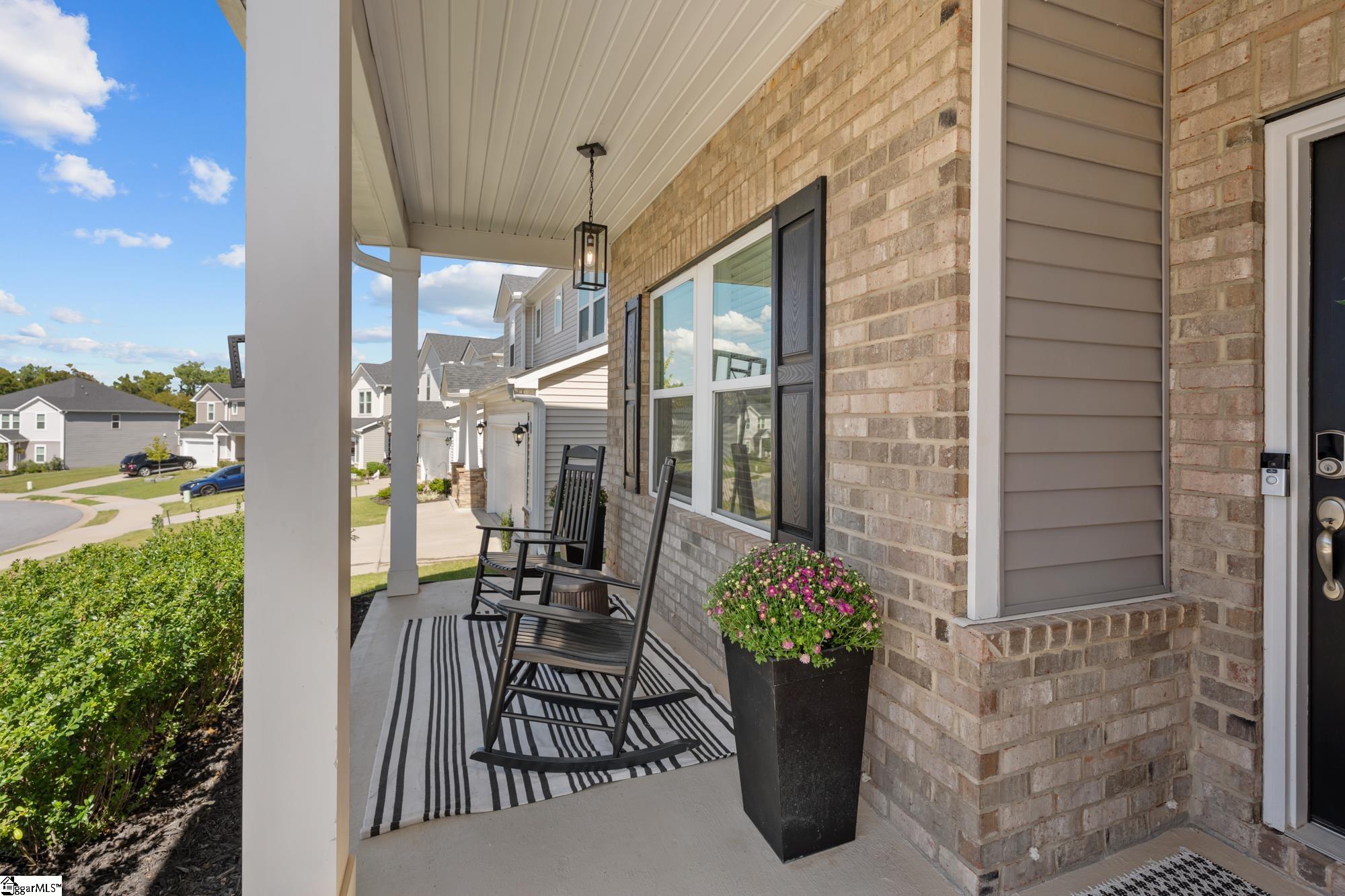 Photo 2 of Single family home for sale at 14 Shorncliffe Rd, Simpsonville, SC 29680 | MLS# 1604004 | Listing updated on 2026-09-18