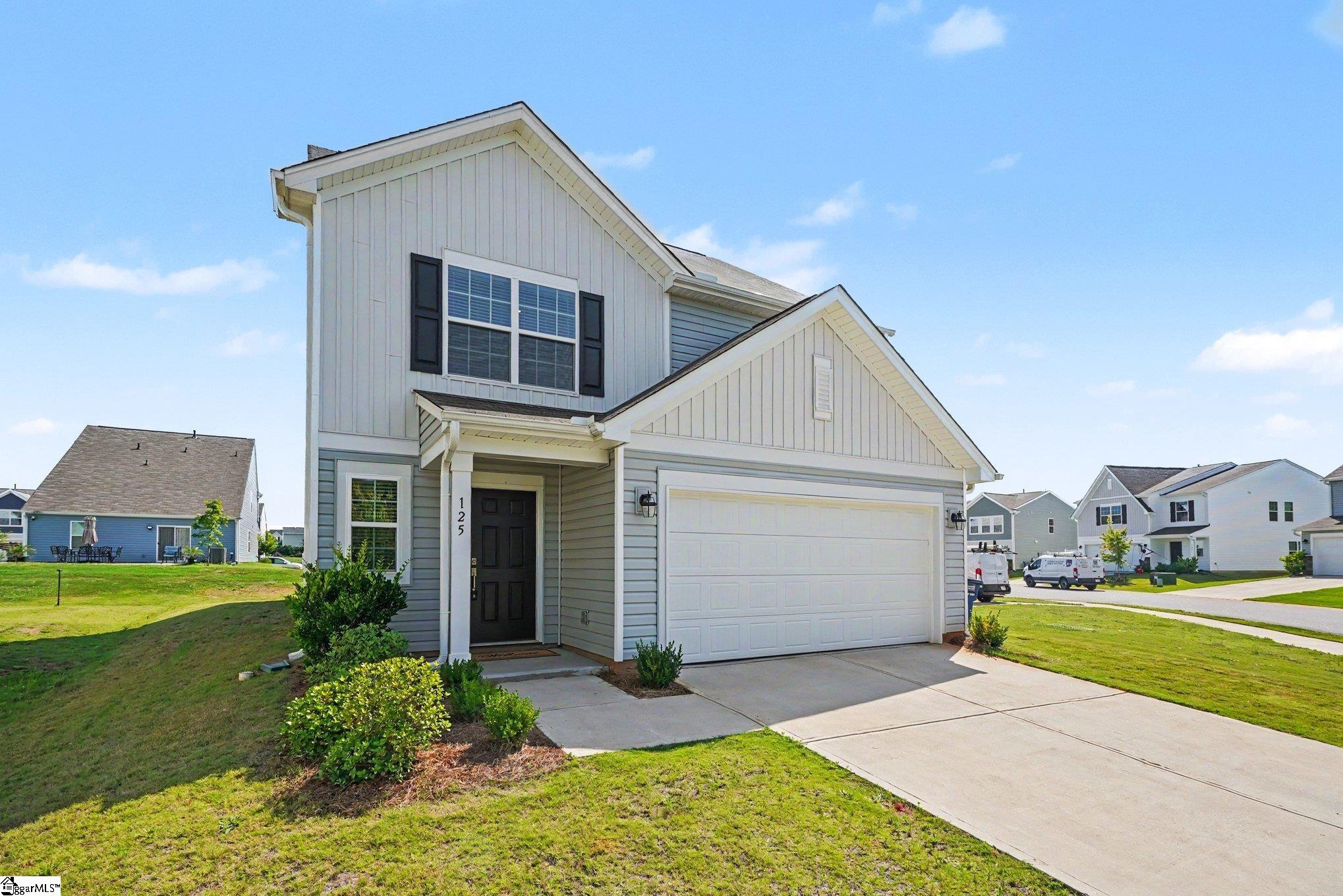 Photo 2 of Single family home for sale at 125 Broadtree Cir, Greenville, SC 29605 | MLS# 1604006 | Listing updated on 2026-09-17