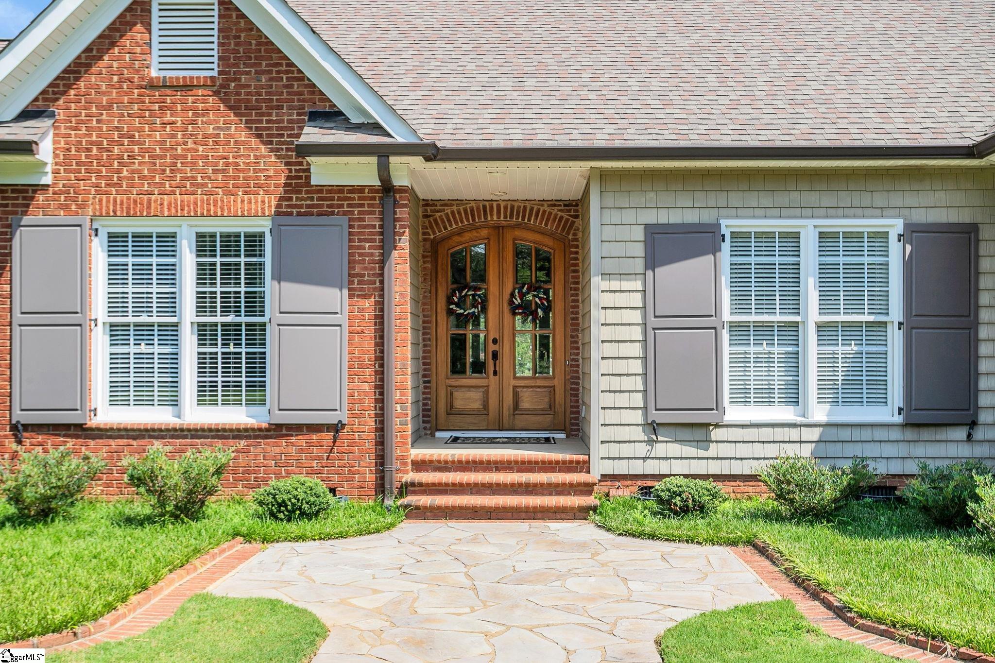 Photo 2 of Single family home for sale at 32 Debonair Way, Simpsonville, SC 29681 | MLS# 1604009 | Listing updated on 2026-09-17