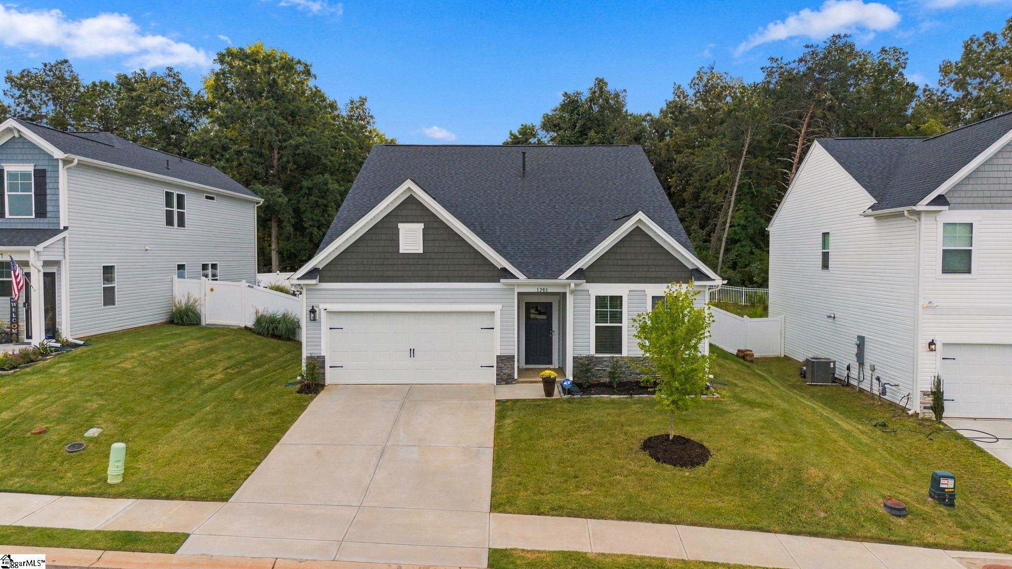 Photo 1 of Single family home for sale at 1203 Maridian St, Simpsonville, SC 29680 | MLS# 1604013 | Listing updated on 2026-09-17