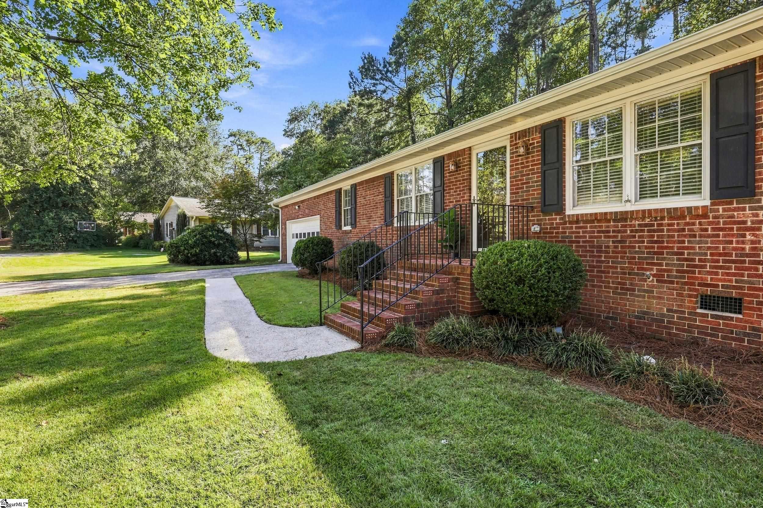 105 Vicksburg Court, Simpsonville SC 29681