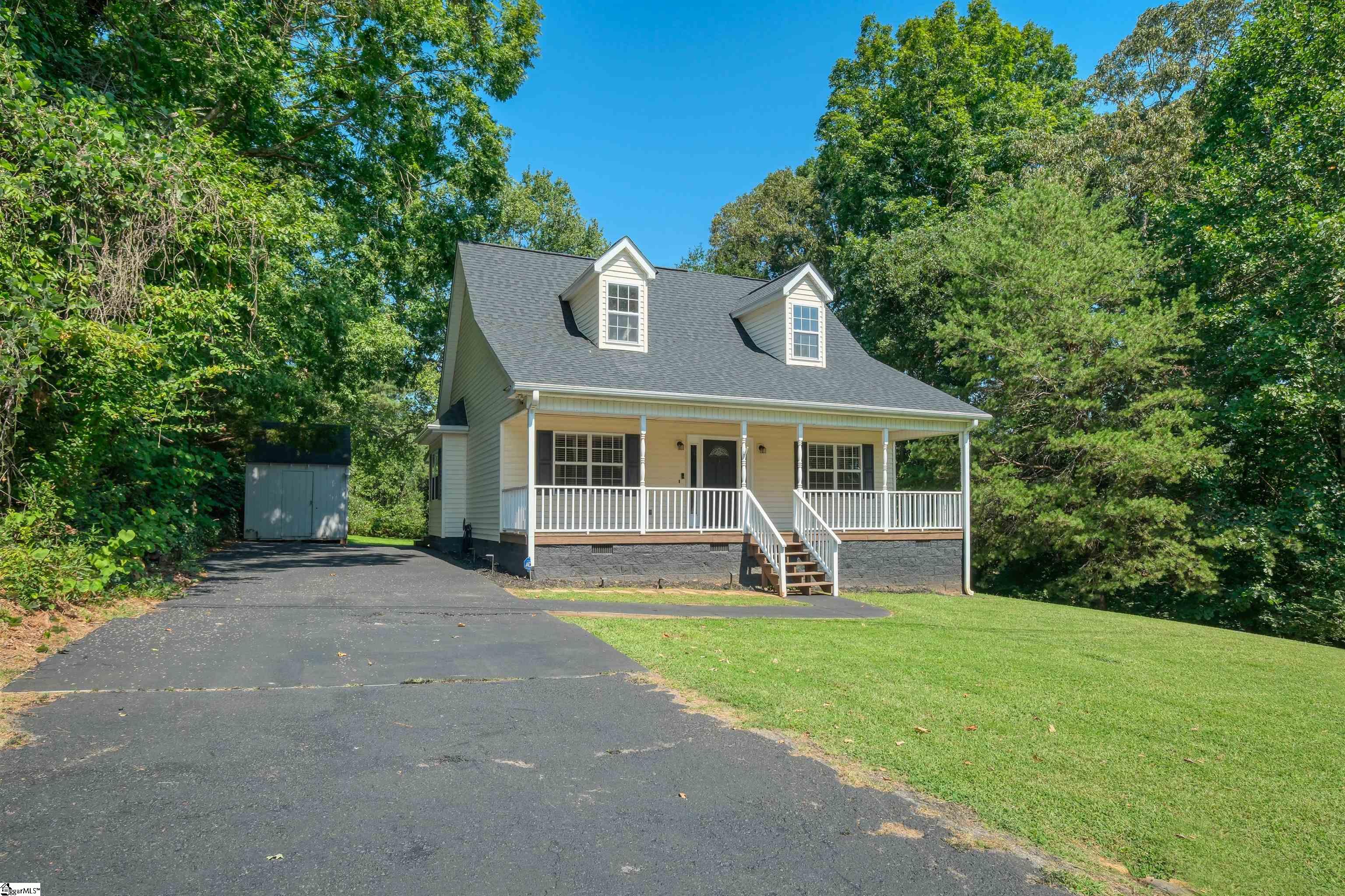 Photo 3 of Single family home for sale at 222 Midland Dr, Easley, SC 29640 | MLS# 1604065 | Listing updated on 2026-09-17