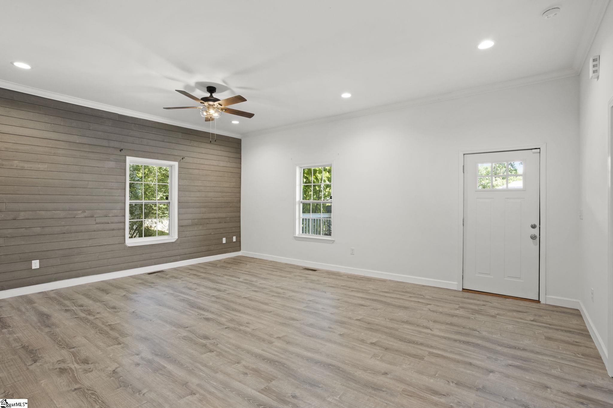 44 4th Avenue, Greenville SC 29611