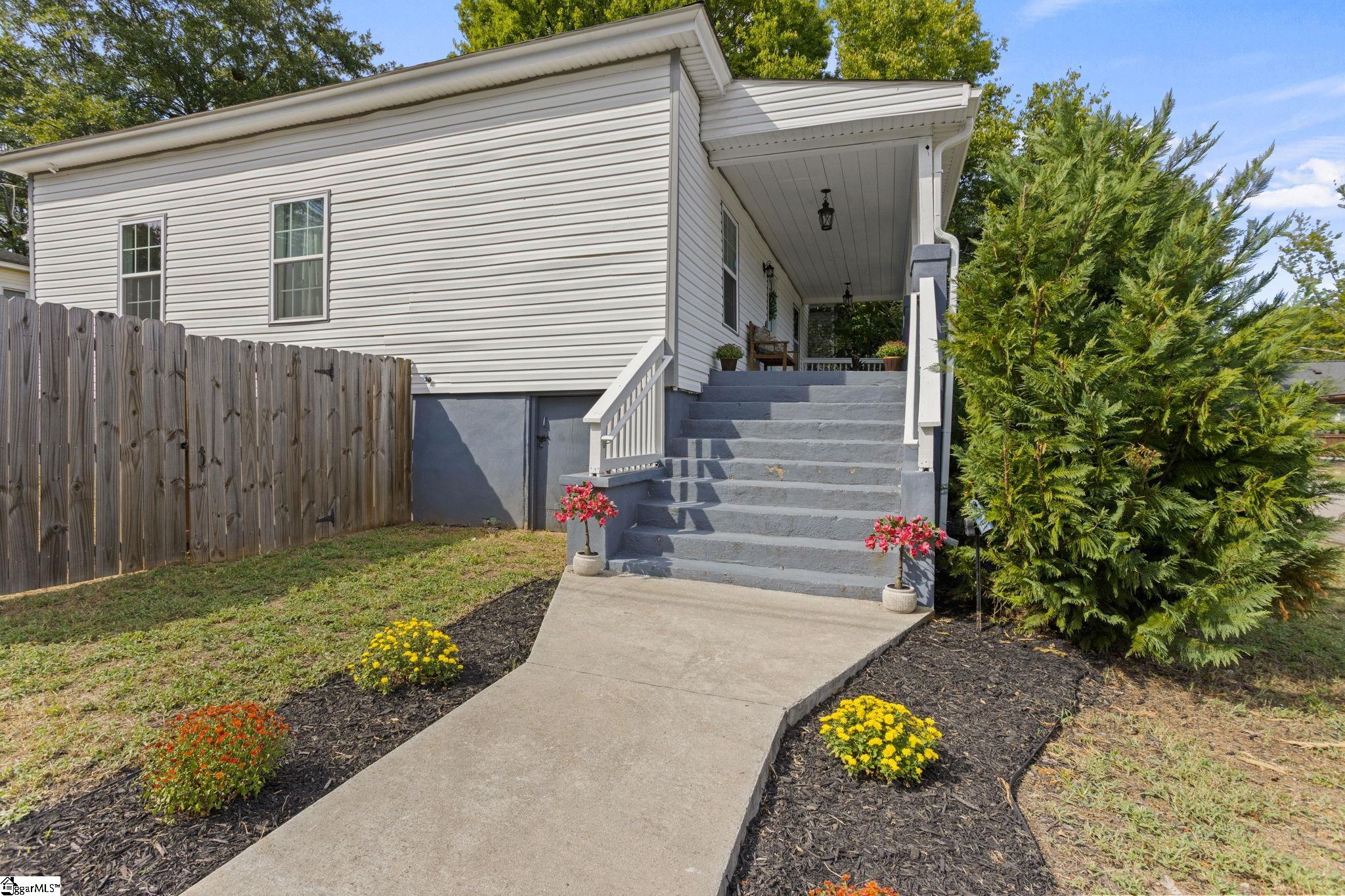44 4th Avenue, Greenville SC 29611