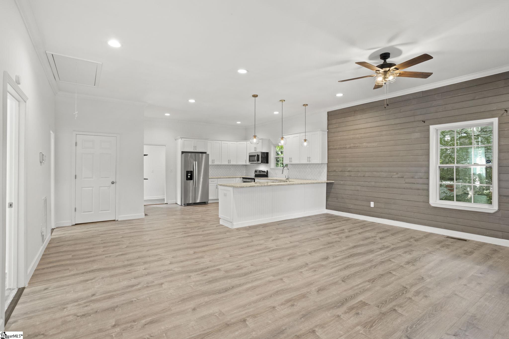 44 4th Avenue, Greenville SC 29611
