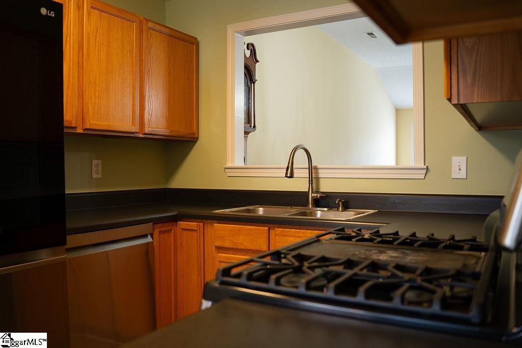 11 Hillside Glen Drive, Greer SC 29650