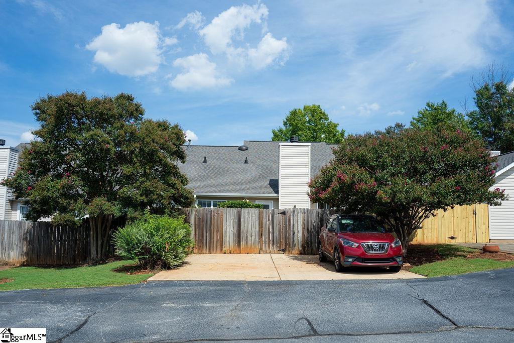 Photo 4 of Condo for sale at 11 Hillside Glen Dr, Greer, SC 29650 | MLS# 1604079 | Listing updated on 2026-09-17
